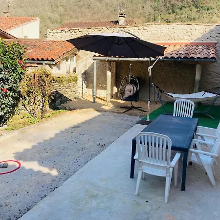 Centre Village בית נופש Burlats