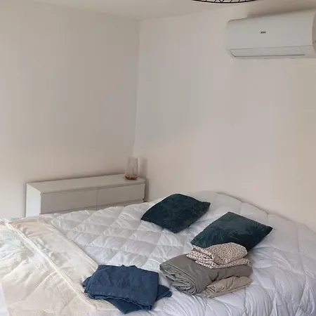 Centre Village * Burlats