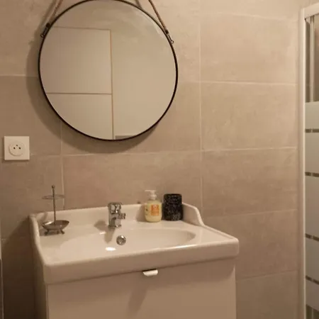 Centre Village בית נופש *