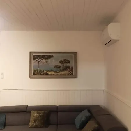Centre Village Holiday home Burlats