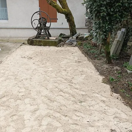 Centre Village * Burlats