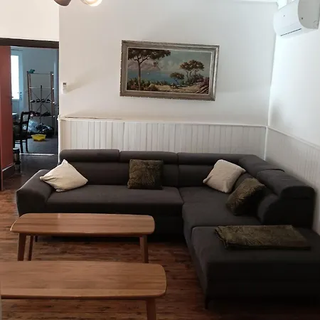 Centre Village * Burlats