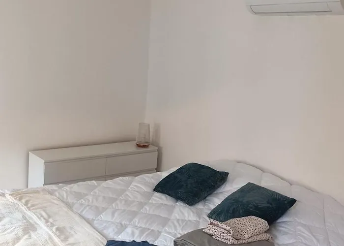 Centre Village * Burlats